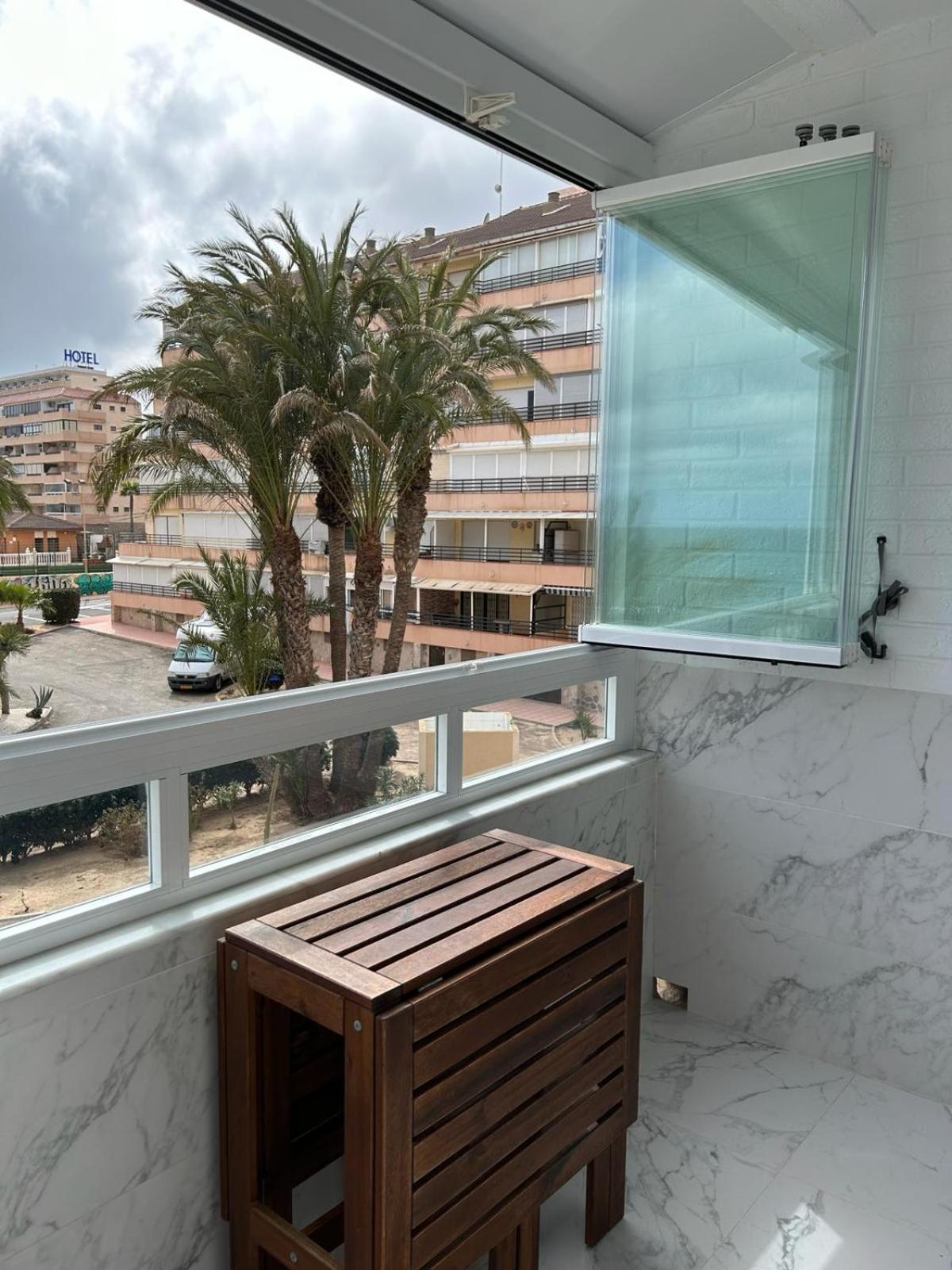 Splendido Appartamento Fronte Mare Vista Spiaggia - Prima Linea Mare Torrevieja Exterior foto
